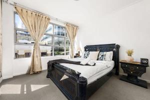 A Cozy Apt for 6 Right Next to Darling Harbour