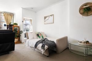 A Cozy Apt for 6 Right Next to Darling Harbour