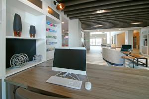 Holiday Inn Hotel & Suites - Calgary Airport North by IHG