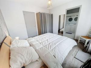 Maisons de vacances Maison a 500m de la plage avec jardin, 4 chambres, Wi-Fi et parking - 8 couchages - FR-1-361-539 : photos des chambres