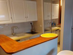 Charmant 2 pièces rénové près de la plage avec parking - FR-1-712-77