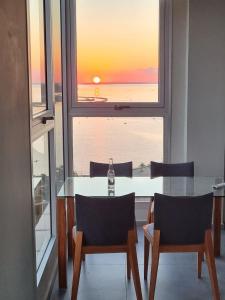 Departamento nuevo 2 habitaciones 2 baños y balcón 95m2 Piso alto sobre la costanera