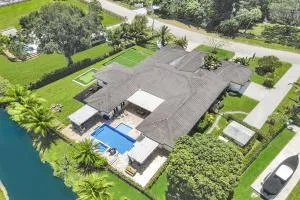 Luxury 8BR with Pool & Mini-golf & Soccer- 19 Guests - Southwest Ranches