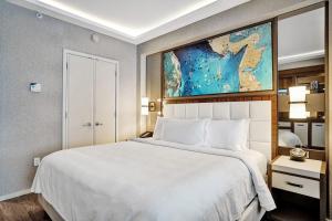 Coastal studio w hot tub gym access