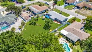 Paradise Haven- Amazing 4BR Oasis with Pool - Palma Sola Park