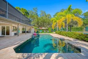 Court Haven Paradise: Your All-In-One Getaway - Oakhurst Terrace