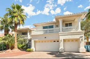 Mansion That Has It All - Tecopa