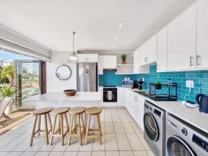 Sea La Vie + Inverter+Parking