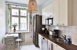 Art Deco Flat in Punavuori, High Ceilings & Lift