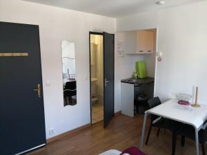 Appartements Tout a pied - 2 pers - 2 studios independants B et C : photos des chambres