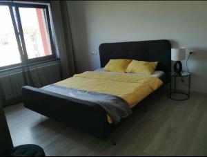 Cozy Apartment with Fireplace