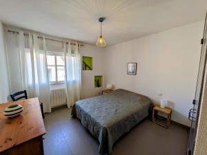 Appartement vue mer à 1 min à pied des plages avec parking privé