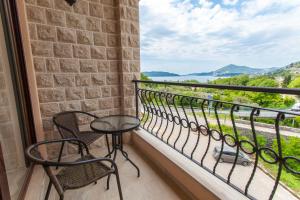 Apartment with Terrace room in Rosmarino