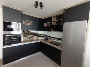 18th & 16h Floor Secure Luxury Condos With Pool & Fitness Included In Price