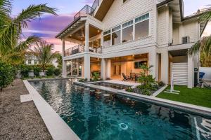 Annabella By The Sea