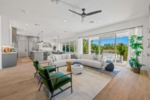 Annabella By The Sea