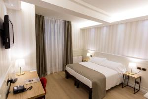 Comfort Quadruple Room room in Hotel Silla