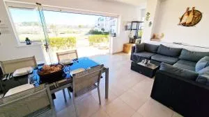 Spacious Ground Floor Apartment, Free WiFi, Patio, AC - Lo Gea