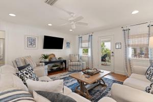 East Beach Courtyard - 4210 Seventh Street