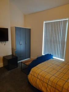 obrázek - Lovely Bedroom with Free parking