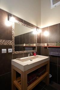 Studio dans villa avec piscine