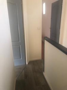 Maison POUR OUVRIERS seulement PAS DE TOURISME, NI FAMILLE