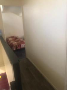 Maison POUR OUVRIERS seulement PAS DE TOURISME, NI FAMILLE