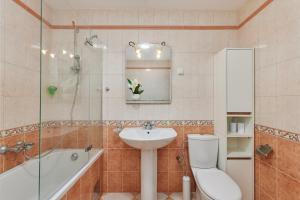 Apartment Hill with Free Garage Spot