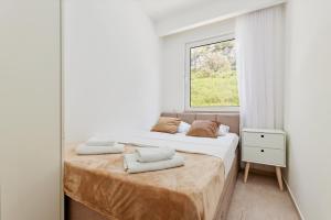 Apartment Hill with Free Garage Spot