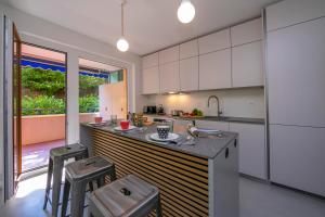 Coloratura - Happy Rentals