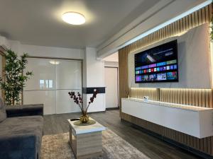 Luxury Glam Apartments Central Adress Bucuresti with Parking