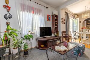 Dog Friendly Home M - Happy Rentals 