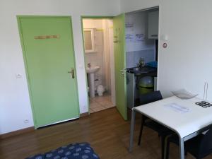 Appartements Tout a pied - 2 pers - 2 studios independants B et C : photos des chambres