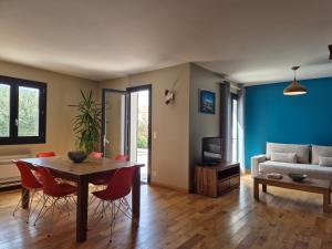 Villas Villa avec piscine dans un domaine viticole : photos des chambres