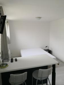 Appartements Emplacement central - 300m de la plage - studio F : photos des chambres