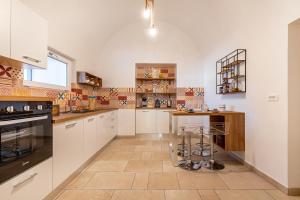 Palazzo Biscilia with private pool - Happy Rentals