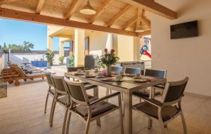 3 Bedroom Lovely Home In Barbariga