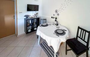 Amazing Apartment In Jesenice With Wifi