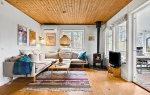 3 Bedroom Gorgeous Home In Melby - Melby