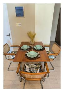 August Moon Apartment