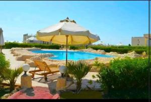 obrázek - ras sedr Private chalet sea view and pool view شقه فندقيه بغرفتين نوم اطلاله مباشره على البحر وحمامات سباحه بأرقى المنتجعات السياحيه راس سدر