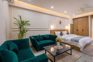 Elegent Studio On Golf Course Road @ Sterling