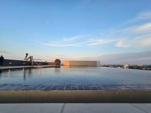 Kuching Podium Opposite Mall 3BR free parking with Pool A3