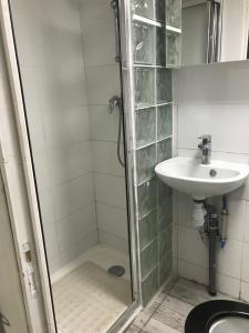 Chambre lit une personne, espaces partagés, 10km de Paris, 2km du métro