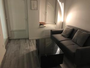 Sejours chez l'habitant Chambre lit une personne, espaces partages, 10km de Paris, 2km du metro : photos des chambres
