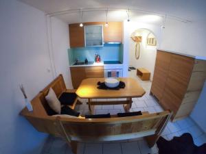 Private apartment with parking spot in the center