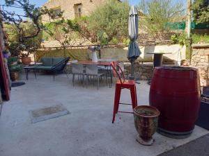 Un nid entre vignes et pierres "Pic St Loup" Claret