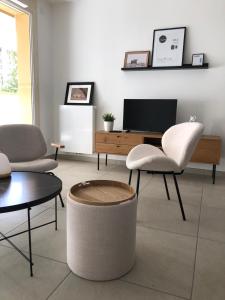 Appartements T2 - 1 ch - Garage prive - Balcon - 15 min du lac : photos des chambres