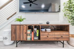 Luxury Stylish 3BR Oasis - Tampa Retreat