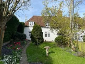 Cosy Daffodil Cottage - Chillenden